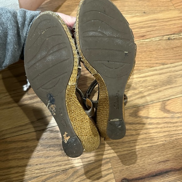 Clarks Size 8.5 Wedges - Picture 2 of 2